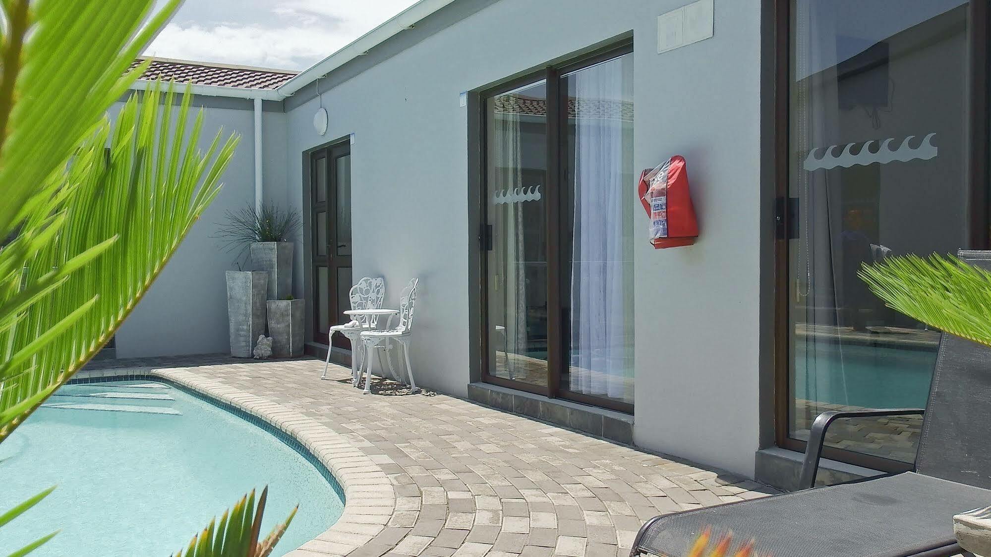 Le Blue Guesthouse Port Elizabeth Exterior photo